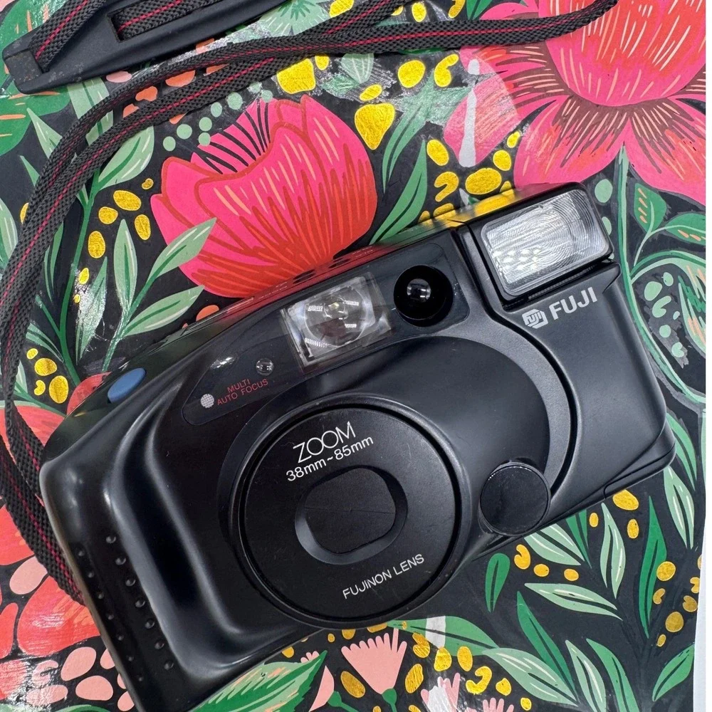 Fujifilm DL-900 Zoom Date 35mm Film Camera Fujinon 38-85mm Lens Black Vintage